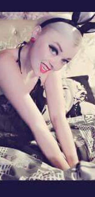 Model - LaRosaNoir roleplay