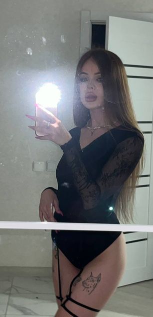 Model - AnnBarbie feet