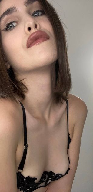 Model - MayaDeren feet