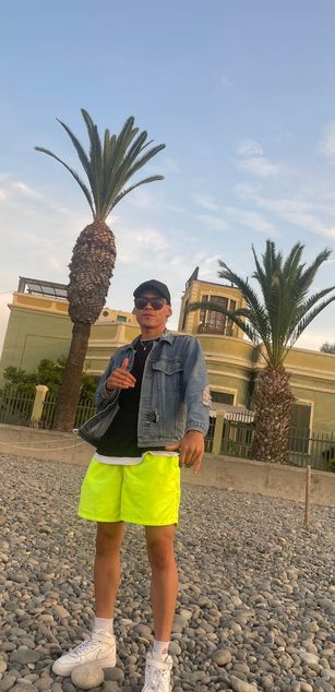 Model - Poysonsam bigass