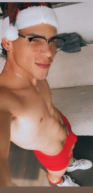 Model - Poysonsam bigass