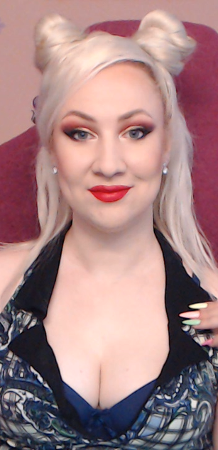 Model - Miss Lexy Gold fetish