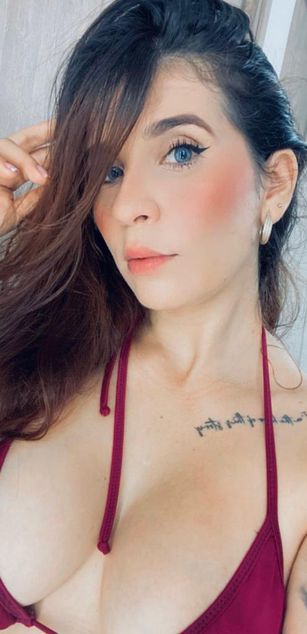 Model - KayliAnn deepthroat