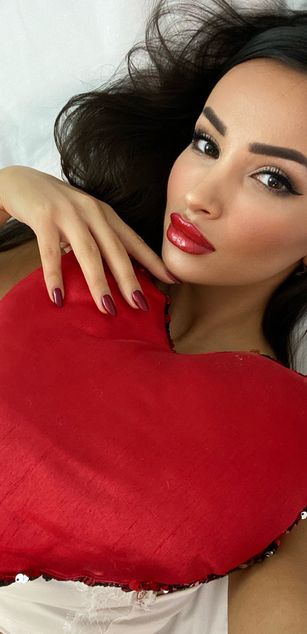 Model - ALYSSIA KENT latina