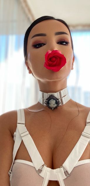 Model - ALYSSIA KENT latina