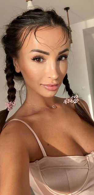 Model - ALYSSIA KENT latina