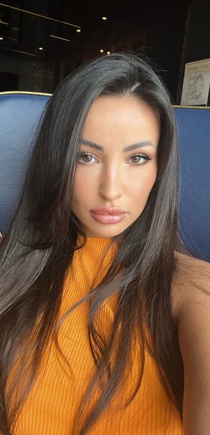 Model - ALYSSIA KENT latina