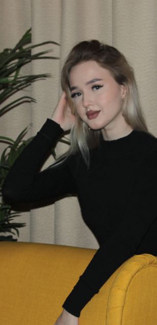 Model - AnfisaTracey striptease