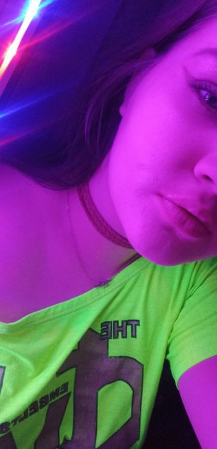 Model - Emily Henry curvy