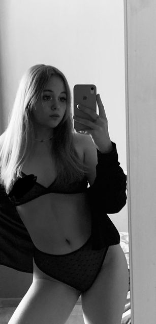 Model - Kimberly curvy