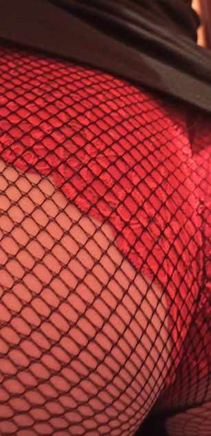 Model - Sonya Rosalian striptease