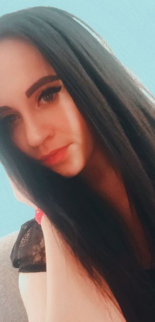 Model - Jennifer striptease