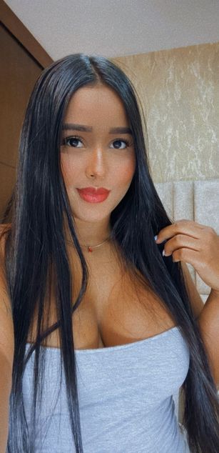 Model - Abby Marshall deepthroat