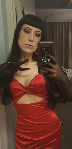 Model - Miss Mina cei