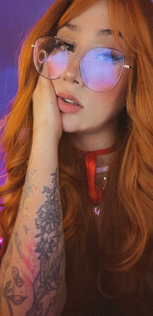 Model - Milly Yako feet