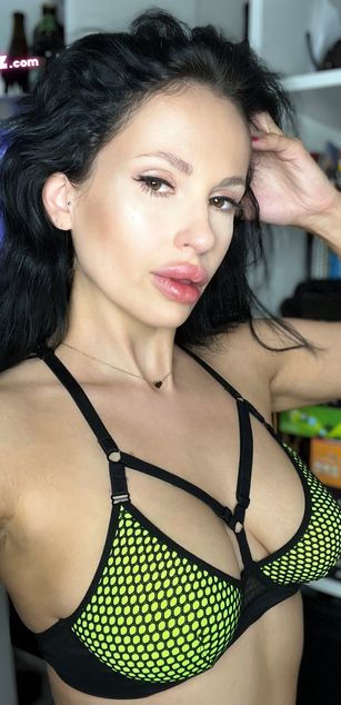 Model - Maxi Lipz roleplay
