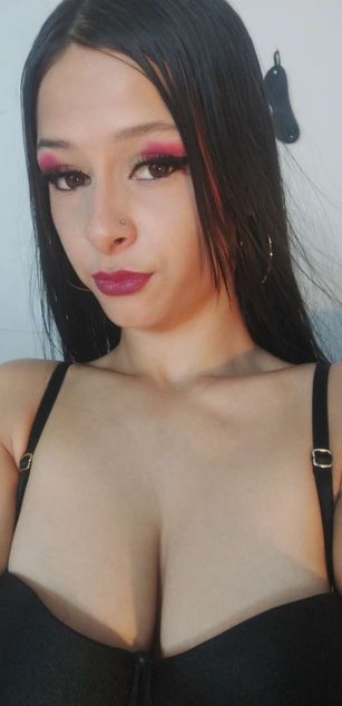 Model - dulceandyors squirt