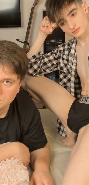 Model - Gunter and Finn sexy