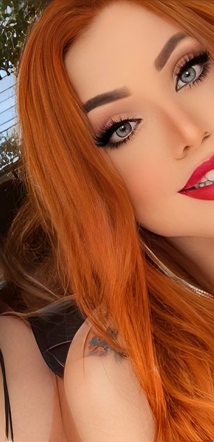 Model - Couple Hot girl