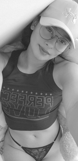 Model - Tina24 latina