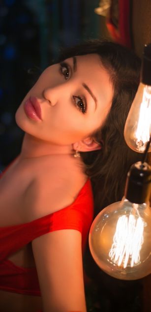 Model - Dalia Lavish toys