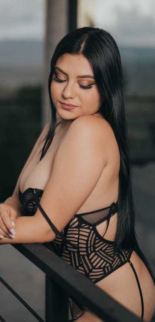 Model - VALERIA ROSEE bigboobs