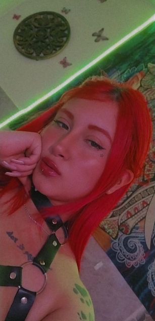 Model - andrea bigtits