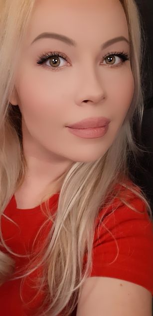 Model - CurvyWhitneyLynn bigtits