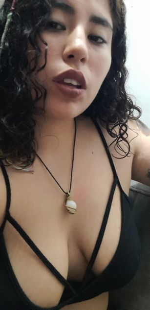 Model - MaxBlackTo milf