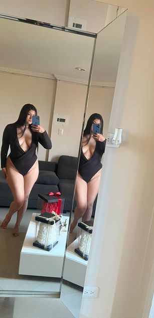 Model - Mara Castillo latina