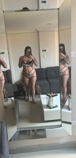 Model - Mara Castillo latina