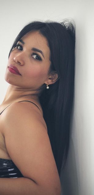 Model - MalaRivera striptease