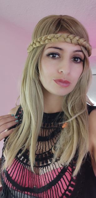 Model - Skyler Withe heels