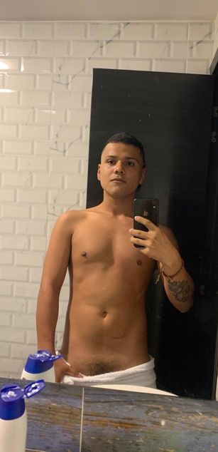 Model - Yeiko_rodriguez dildo