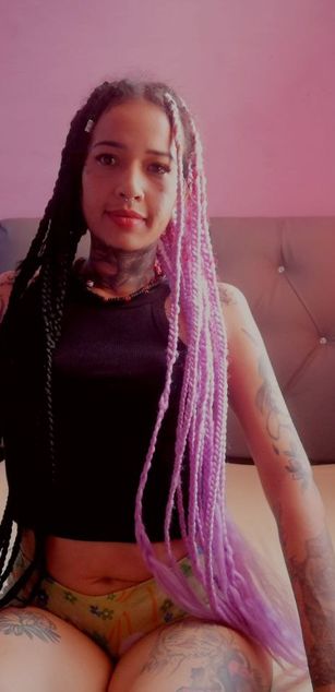 Model - LiaQueen sexy