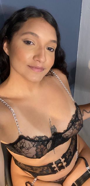 Model - Mandy Boddy Hot