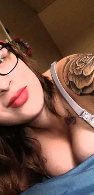 Model - ShanonStone tatoo