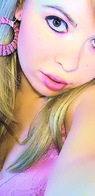 Model - CurvyWhitneyLynn bigtits