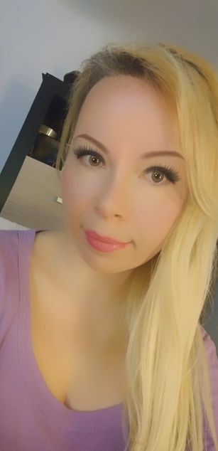 Model - CurvyWhitneyLynn bigtits