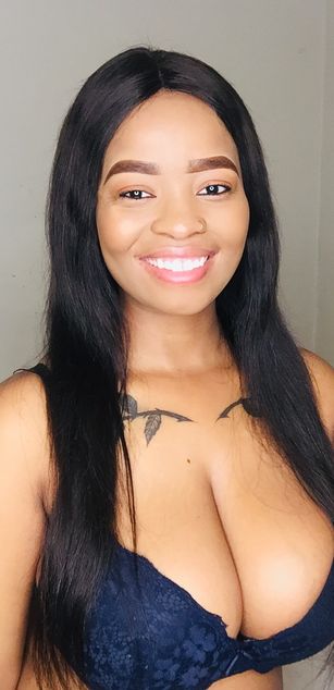 Model - Bustyzii blowjob