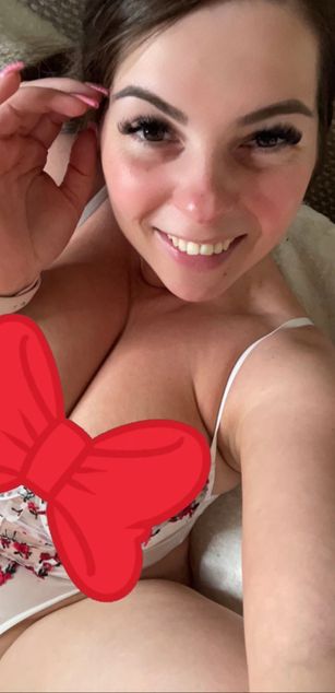 Model - Foxy Taylor ass