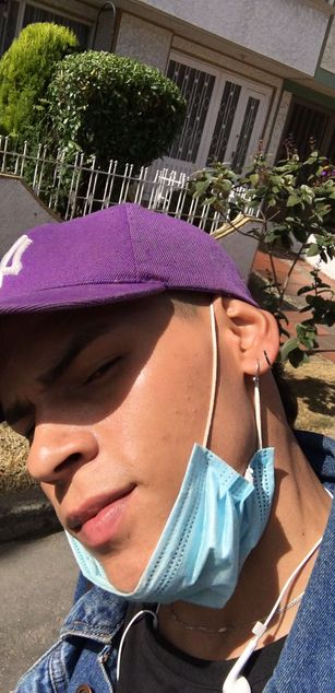 Model - Poysonsam bigass