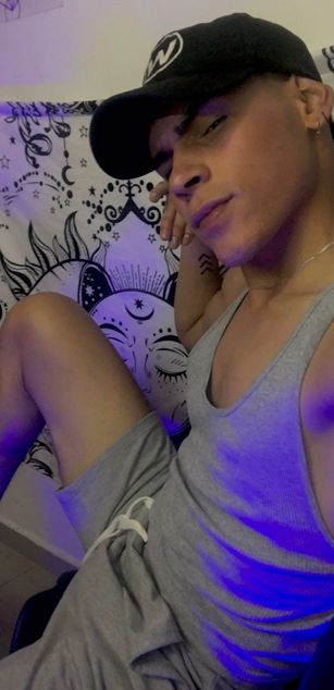 Model - Poysonsam bigass