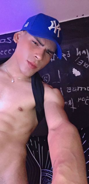 Model - Poysonsam bigass