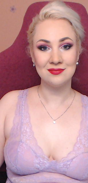 Model - Miss Lexy Gold fetish