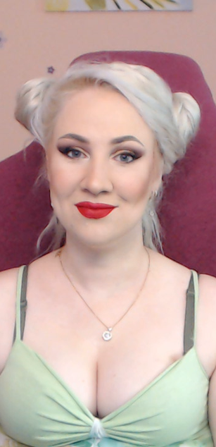 Model - Miss Lexy Gold fetish