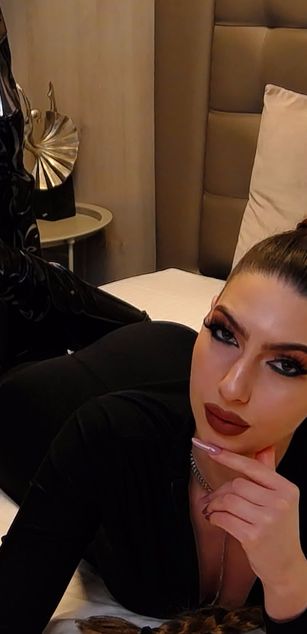 Model - SkylarSpark dominatrix