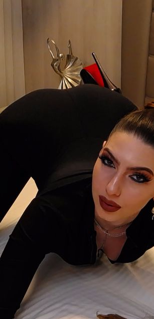 Model - SkylarSpark dominatrix