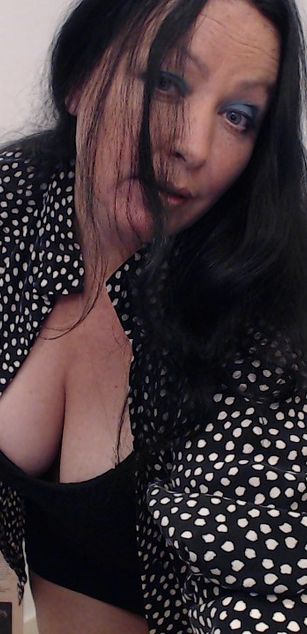 Model - BruneteBBW outfits