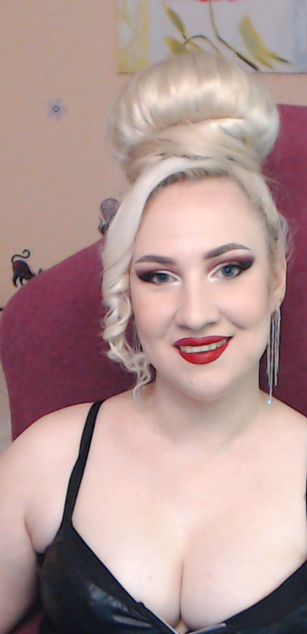 Model - Miss Lexy Gold fetish